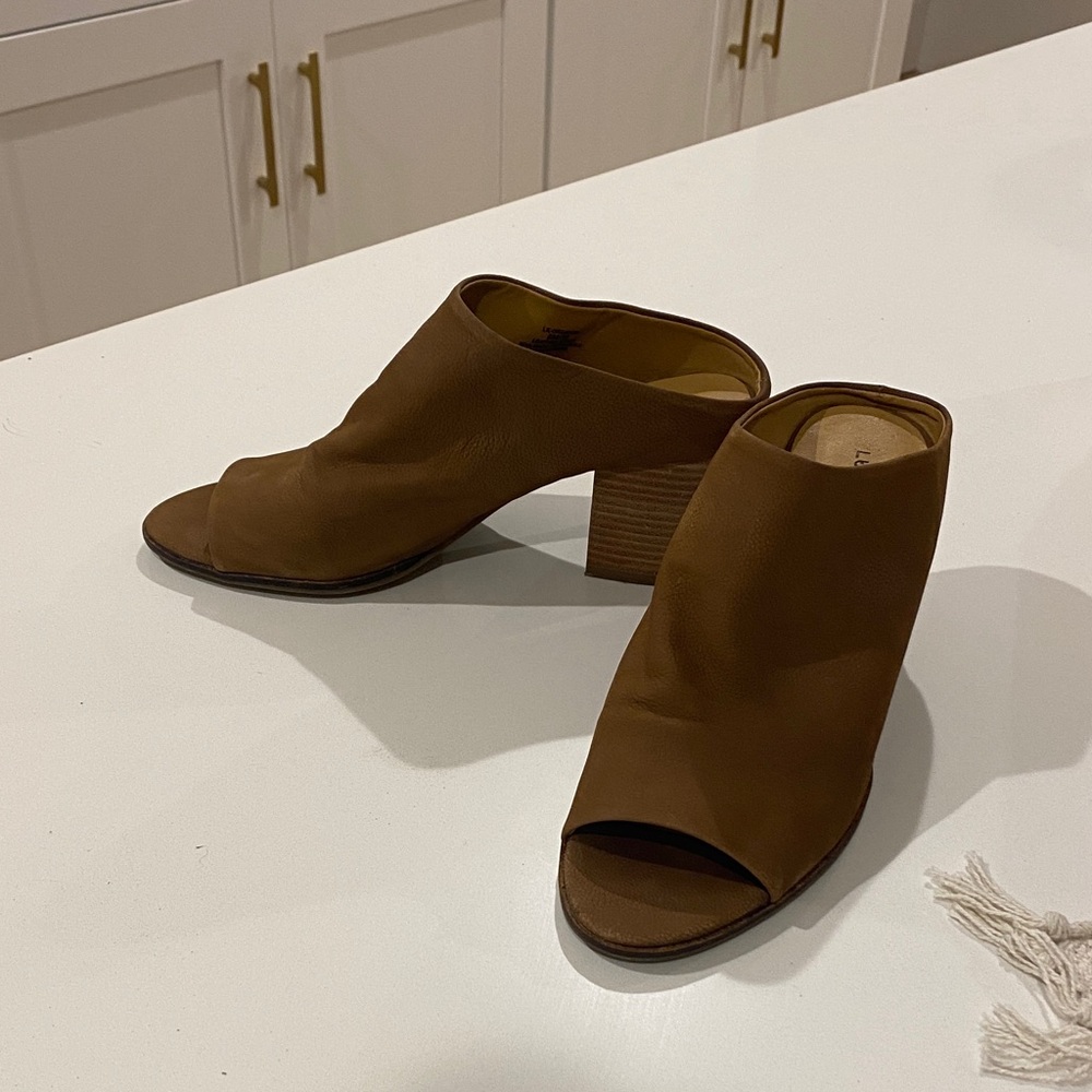 Lucky Brand Tan Peep-Toe Block Heel Mules